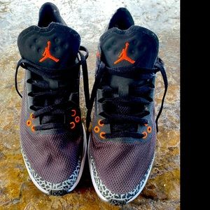 New W/O Box Nike Air Sneakers Sz 8 shoes training running active casual wear